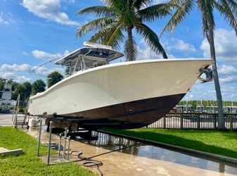 39' Invincible 2018 Yacht For Sale